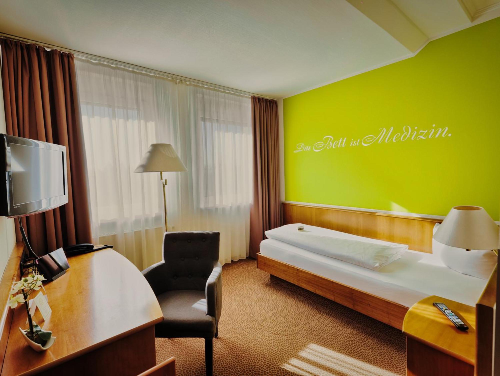Hotel Sportwelt Радеберг Екстериор снимка