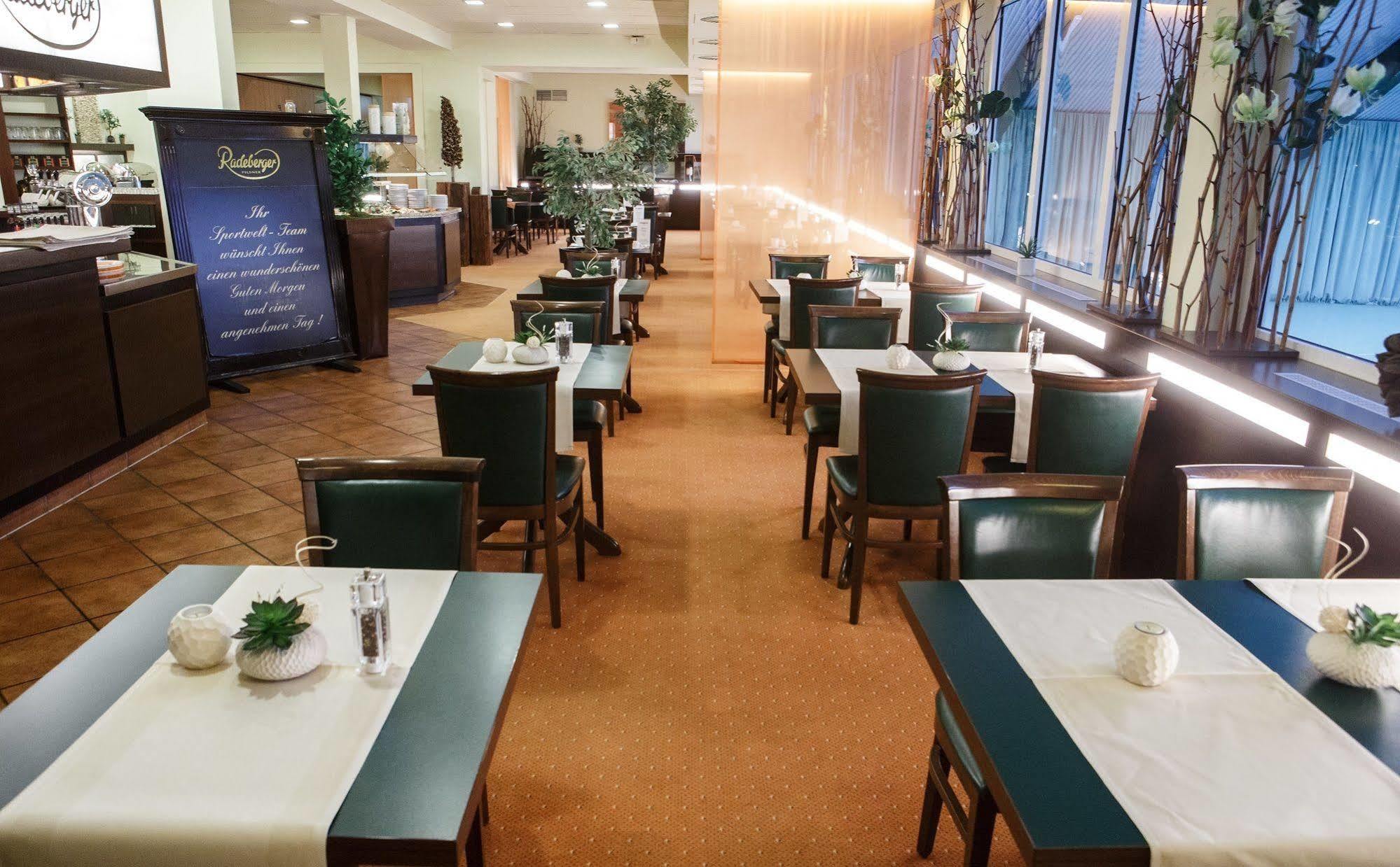 Hotel Sportwelt Радеберг Екстериор снимка