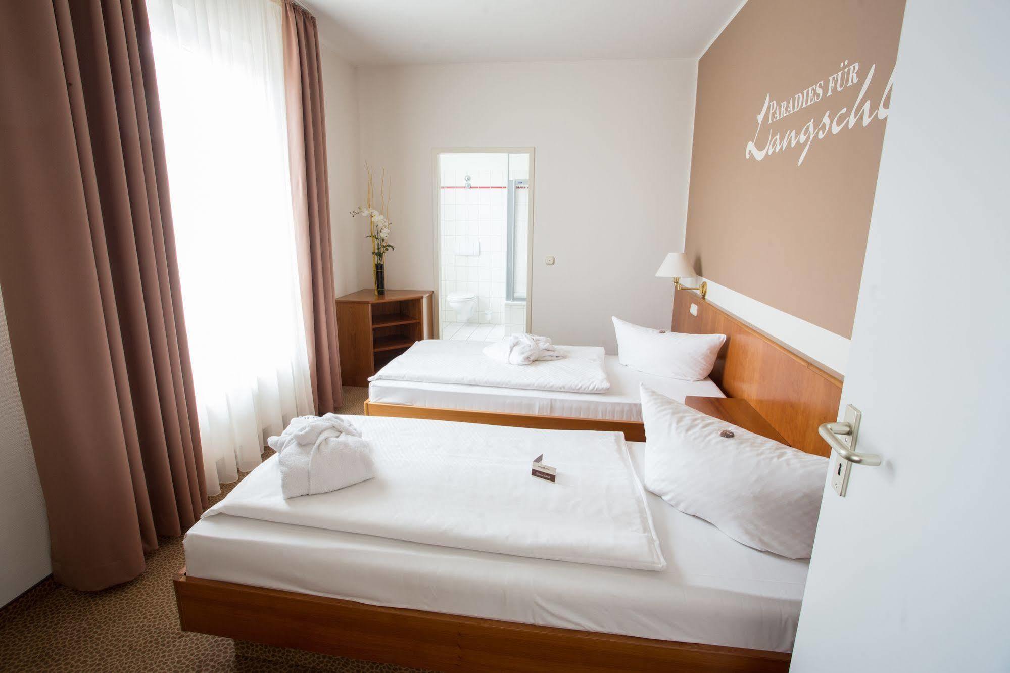 Hotel Sportwelt Радеберг Екстериор снимка