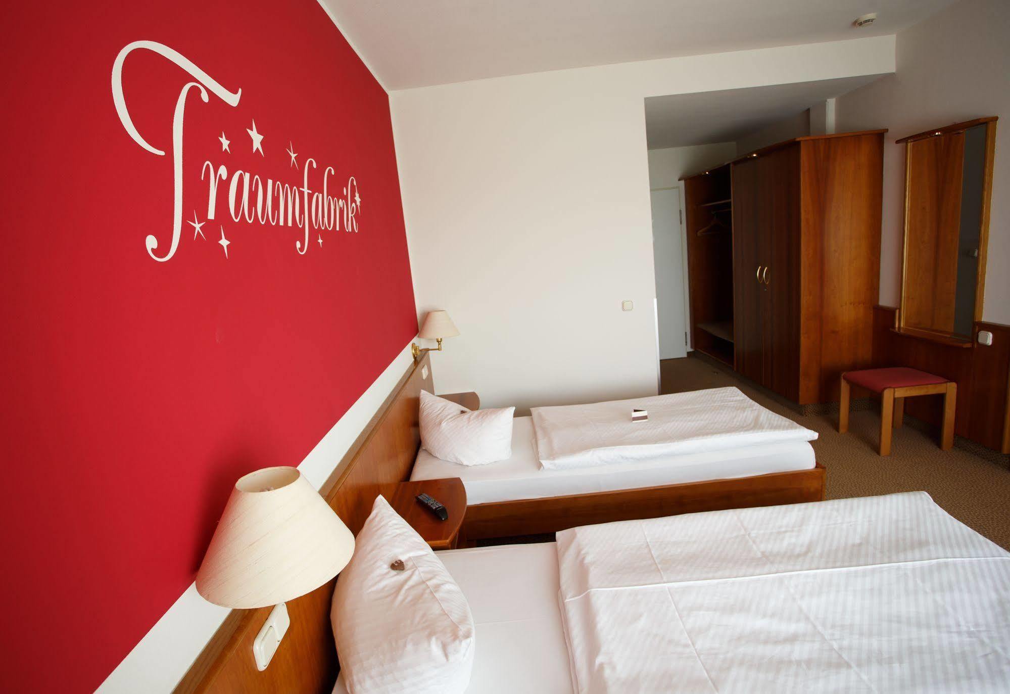 Hotel Sportwelt Радеберг Екстериор снимка