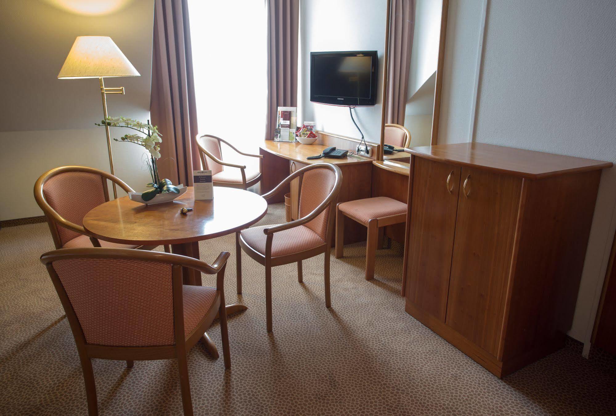 Hotel Sportwelt Радеберг Екстериор снимка