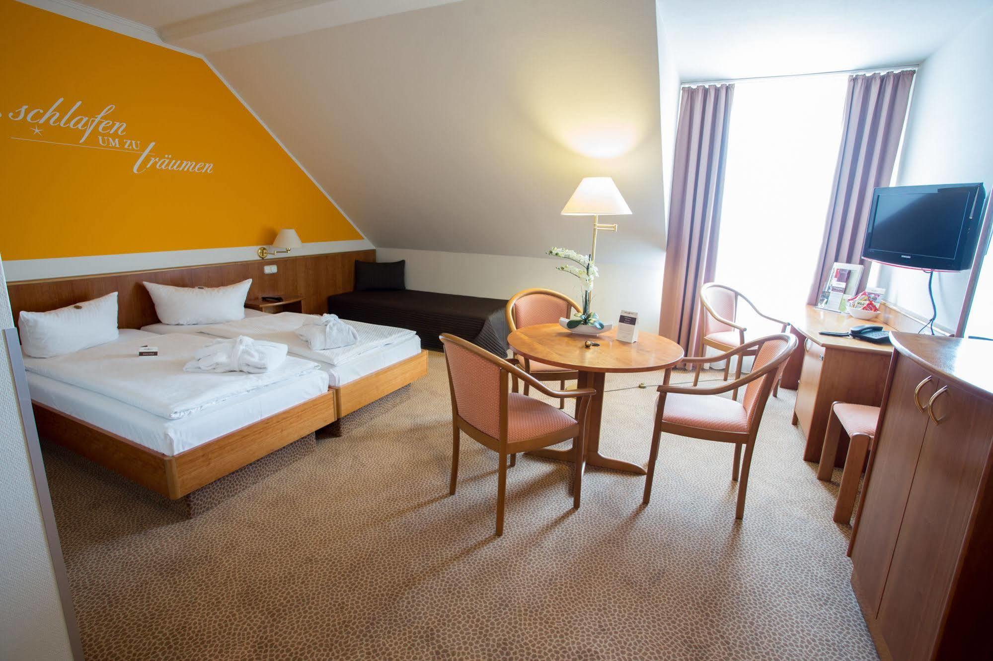 Hotel Sportwelt Радеберг Екстериор снимка