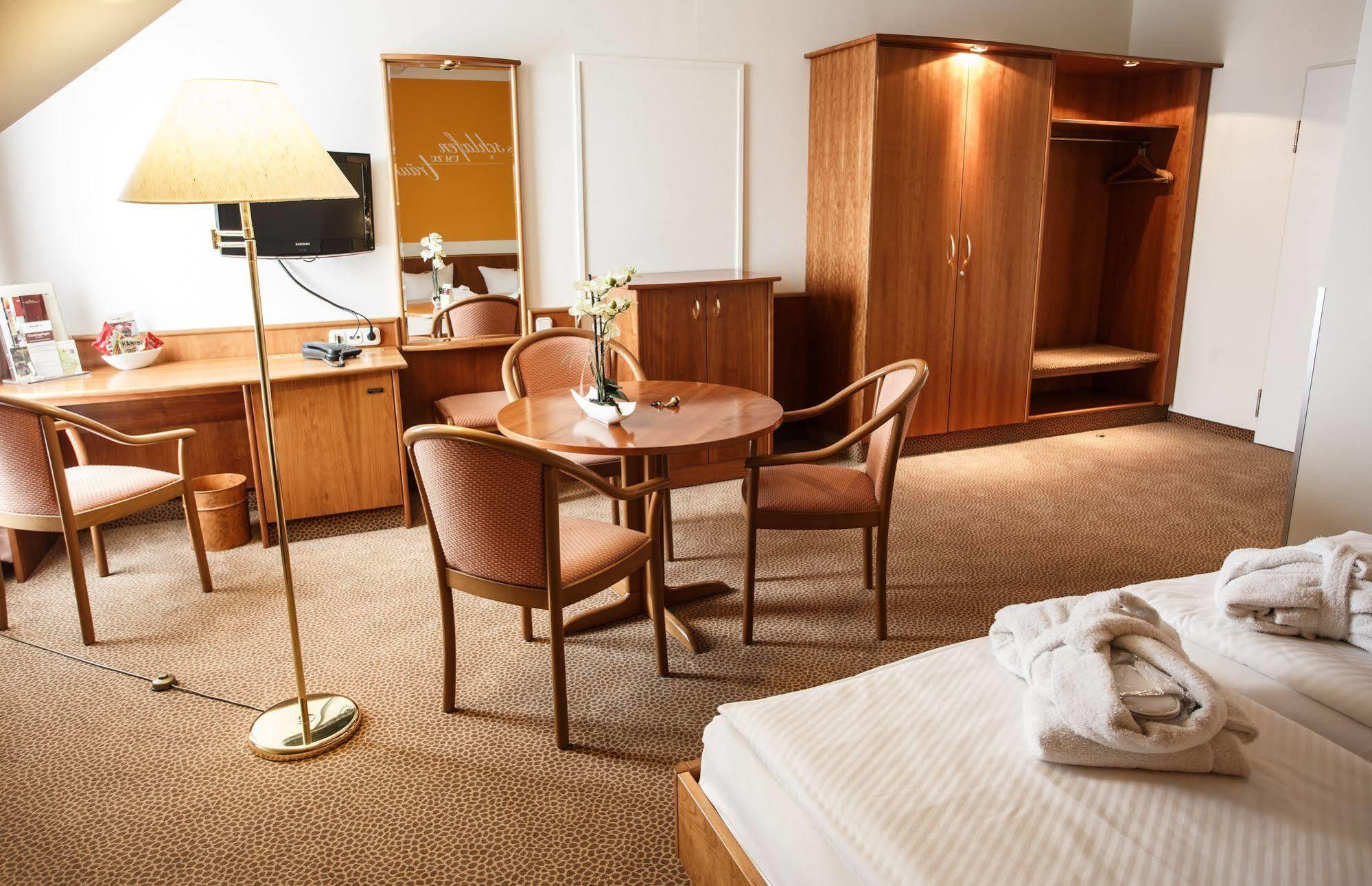 Hotel Sportwelt Радеберг Екстериор снимка