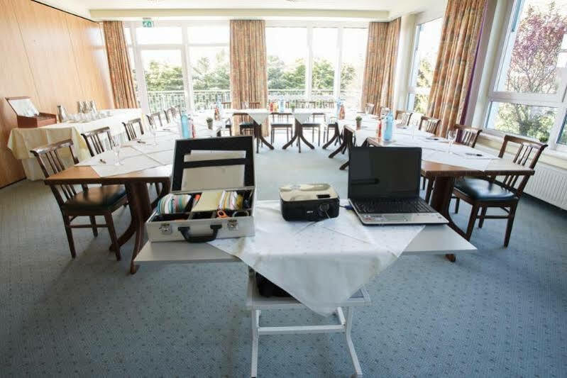Hotel Sportwelt Радеберг Екстериор снимка